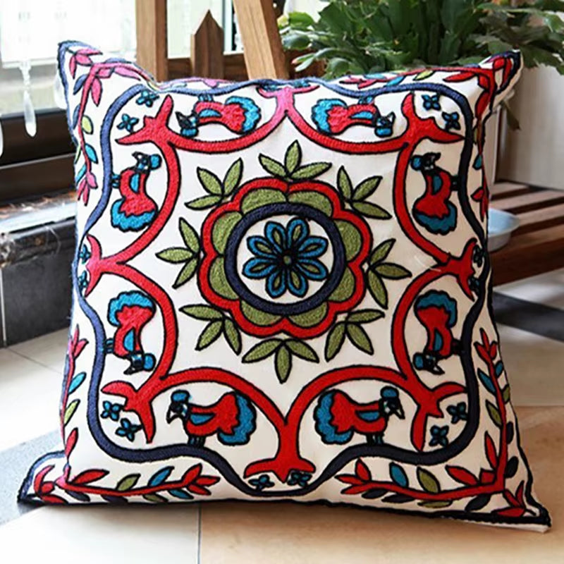 Hot New National Style Sofa /Carcushions Flowers and Fashion Pillows Decorate Hand-Embroidered Almofadas